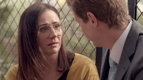 Ambos han ido a visitar a los abuelos de Adrián para recabar información acerca de la neumonía y poder dar así, con su origen. Ambos han ido a visitar a los abuelos de Adrián para recabar información acerca de la neumonía y poder dar así, con su origen.