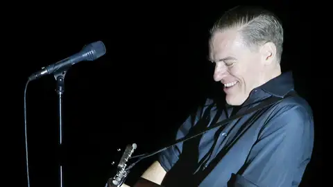 Bryan Adams en un concierto Bryan Adams en un concierto