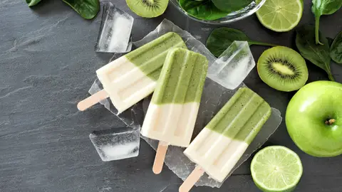 Polos de kiwi y yogur. Polos de kiwi y yogur.