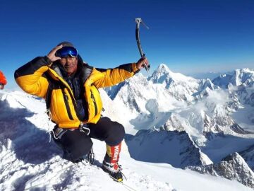 El nepalí Sanu Sherpa, primer escalador que logra subir los 14 ochomiles en dos ocasiones