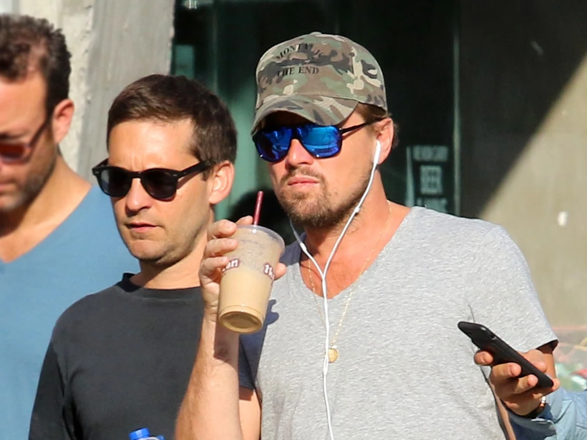 Leonardo DiCaprio y Tobey Maguire, amiguísimos de vacaciones en motos acuáticas en Saint-Tropez