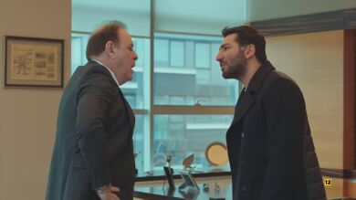 Haluk se desploma en el suelo tras una fuerte discusión con Aras: ¿Se pondrá bien? 