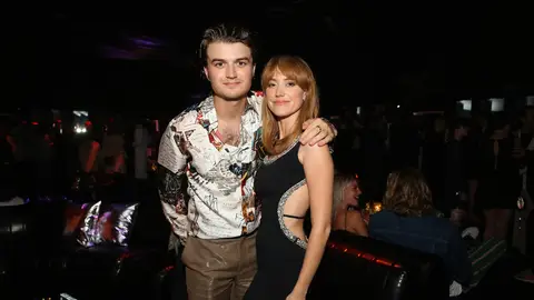 Joe Kerry y Maika Monroe Joe Kerry y Maika Monroe