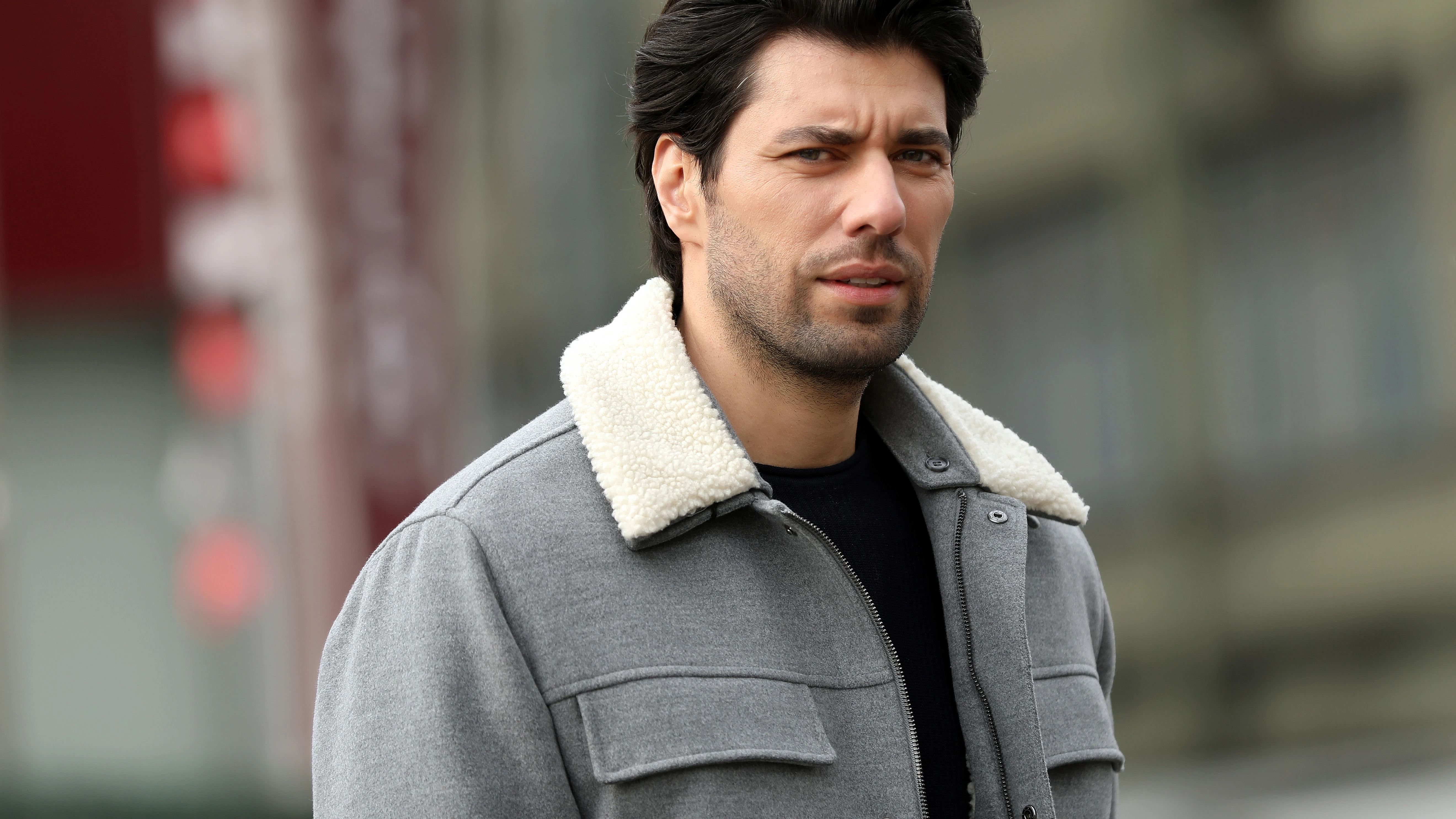 Descubrimos a Serhat Parıl, el actor que interpreta a Onur en ‘Infiel’ y que viene dispuesto a revolucionarlo todo Descubrimos a Serhat Parıl, el actor que interpreta a Onur en ‘Infiel’ y que viene dispuesto a revolucionarlo todo