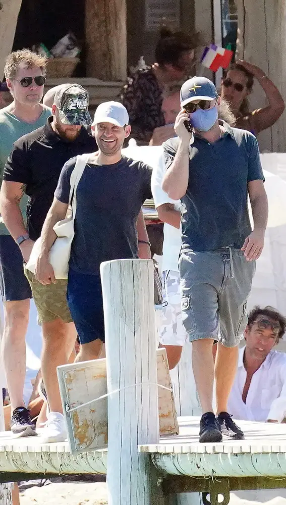 Tobey Maguire and Leonardo DiCaprio in Saint-Tropez