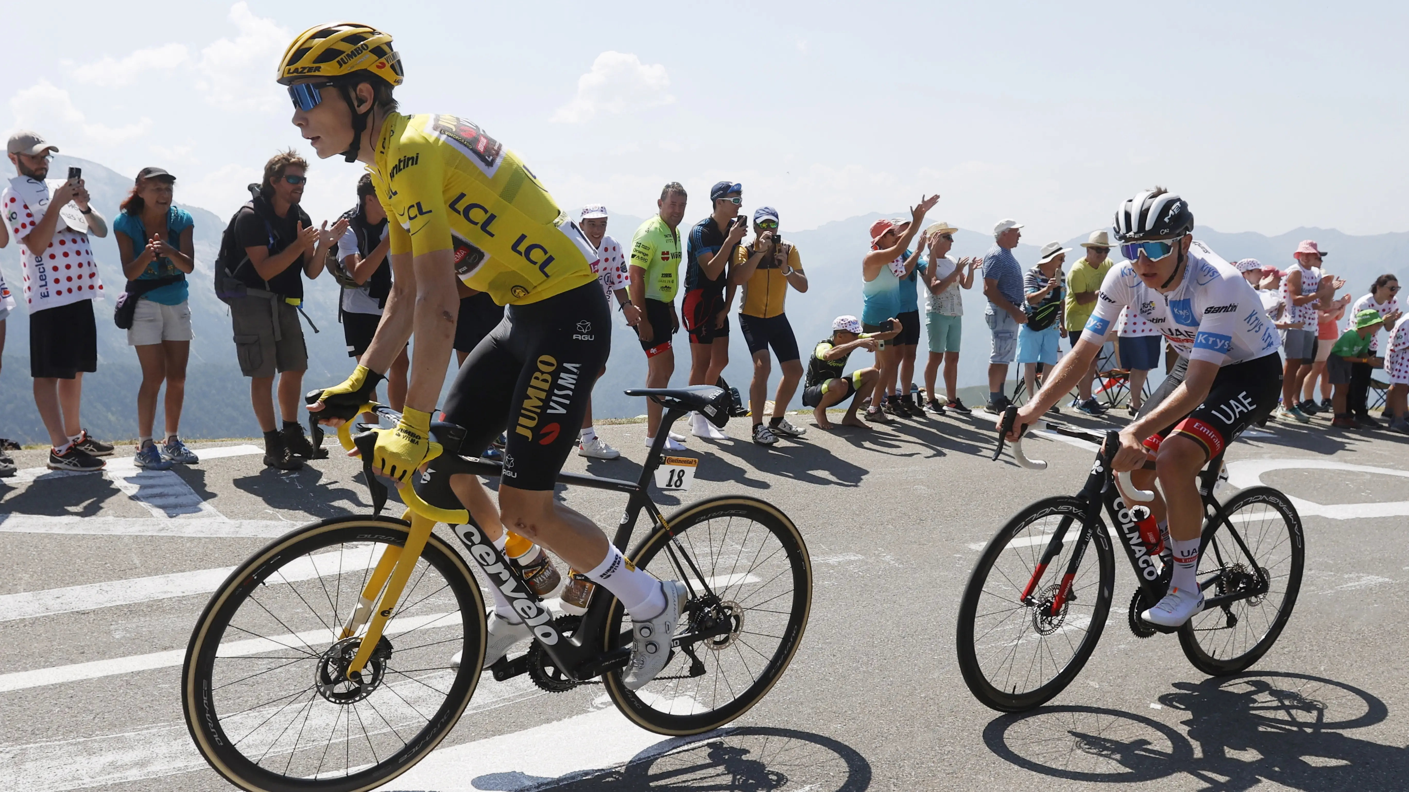 Jonas Vingegaard y Tadej Pogacar durante la etapa 18 del Tour de Francia Jonas Vingegaard y Tadej Pogacar durante la etapa 18 del Tour de Francia