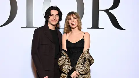 Maya Hawke y Spencer Barnett Maya Hawke y Spencer Barnett