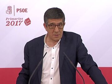 Patxi López en una comparecencia del PSOE durante las primarias de 2017