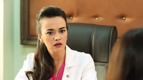 Ümit pierde los papeles después de que Müjgan le cuente que Züleyha está embarazada Ümit pierde los papeles después de que Müjgan le cuente que Züleyha está embarazada