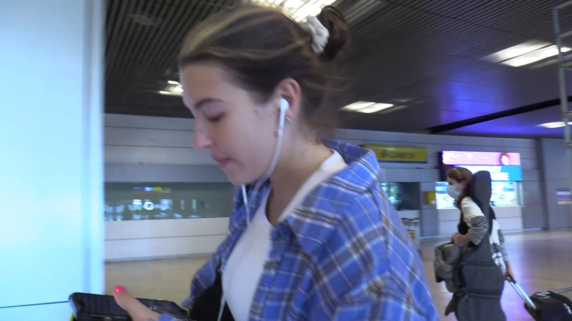 Alba Díaz El pasotismo de Alba Díaz al ser preguntada por el tiroteo de la discoteca de su ex, Javier Calle