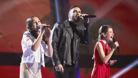 Álvaro de Luna sorprende en ‘La Voz Kids’ cantando al lado de Marina y Roberta su tema ‘Juramento eterno de sal’ Álvaro de Luna sorprende en ‘La Voz Kids’ cantando al lado de Marina y Roberta su tema ‘Juramento eterno de sal’