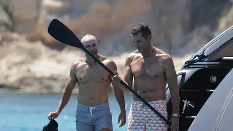 Jesús Vázquez y su marido Roberto Cortés Jesús Vázquez y su marido Roberto Cortés