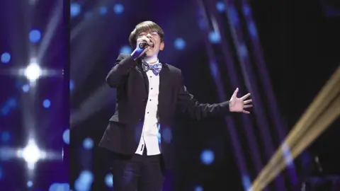 Pol Calvo, una voz prodigiosa al versionar ‘All by myself’ de Céline Dion en la Final de ‘La Voz Kids’ Pol Calvo, una voz prodigiosa al versionar ‘All by myself’ de Céline Dion en la Final de ‘La Voz Kids’