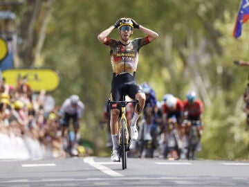 Christophe Laporte celebra su triunfo en la 19ª etapa del Tour de Francia 2022 con final en Cahors