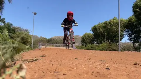 Paula Peña, la campeona de España de BMX que con 8 años sueña con competir en el Mundial de Nantes 2022 Paula Peña, la campeona de España de BMX que con 8 años sueña con competir en el Mundial de Nantes 2022