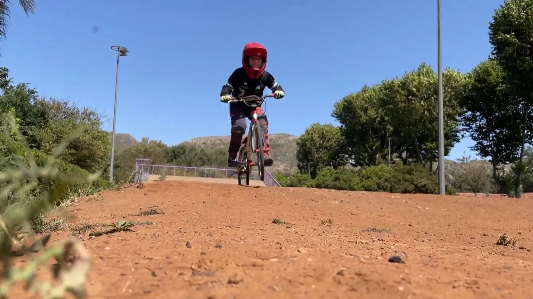 Paula Peña, la campeona de España de BMX que con 8 años sueña con competir en el Mundial de Nantes 2022 Paula Peña, la campeona de España de BMX que con 8 años sueña con competir en el Mundial de Nantes 2022