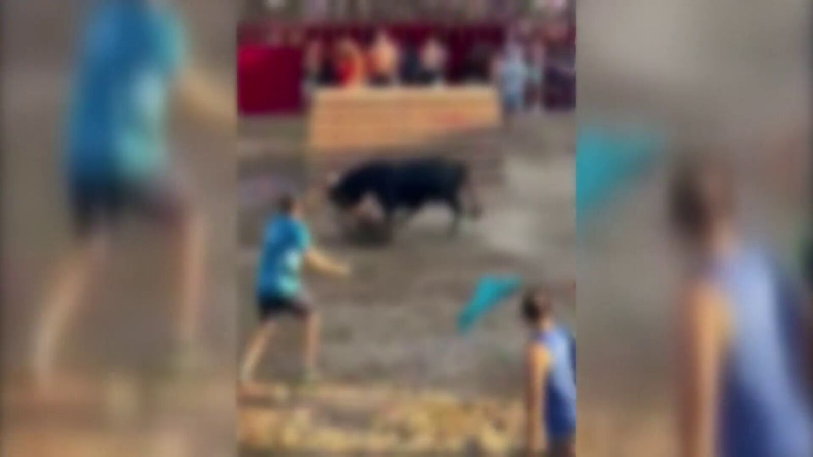 Un hombre se lanza al agua para evitar la muerte tras ser embestido por un toro en Moraira (Alicante)