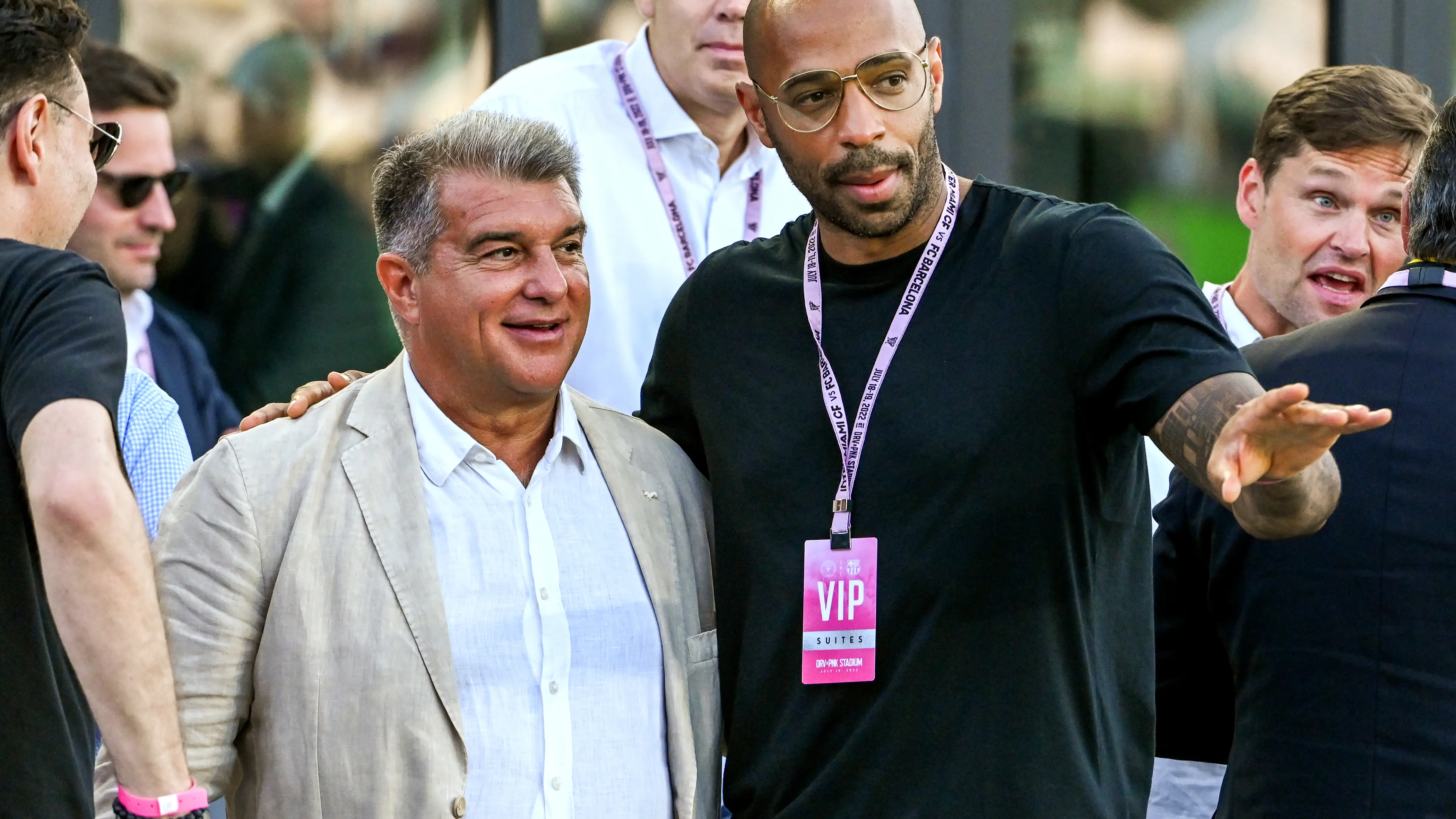 El Barcelona cede un 15% de sus derechos televisivos a Sixth Street e ingresa 400 millones de euros El Barcelona cede un 15% de sus derechos televisivos a Sixth Street e ingresa 400 millones de euros