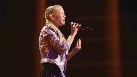 Marta Porris, un ángel sobre el escenario cantando ‘Jealous’ en la Final de ‘La Voz Kids’ Marta Porris, un ángel sobre el escenario cantando ‘Jealous’ en la Final de ‘La Voz Kids’