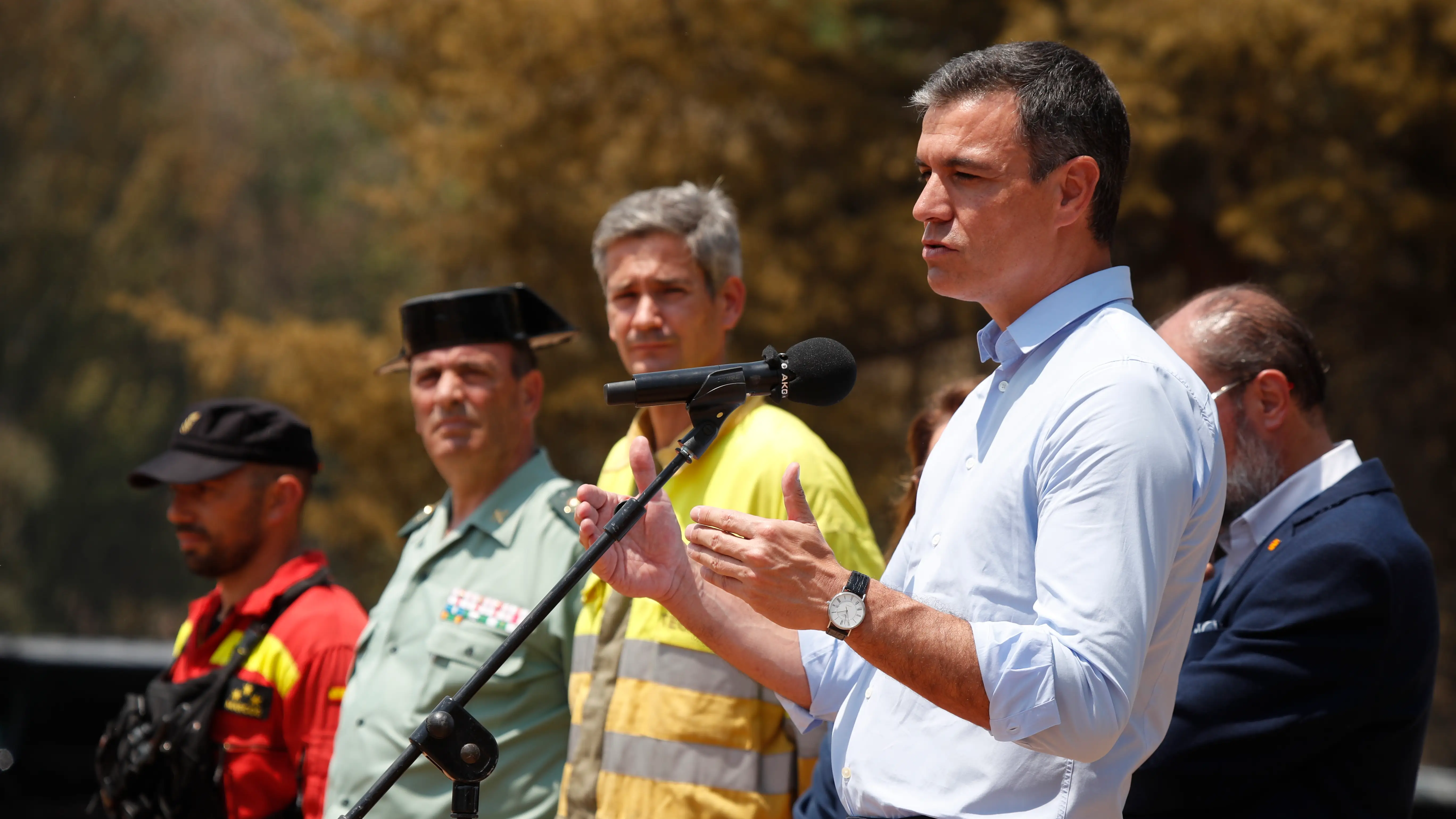 Pedro Sánchez, en su visita al incendio de Ateca, en Zaragoza Pedro Sánchez, en su visita al incendio de Ateca, en Zaragoza