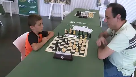 Lucas González, el ajedrecista de 9 años que ha hecho tablas ante todo un Gran Maestro Lucas González, el ajedrecista de 9 años que ha hecho tablas ante todo un Gran Maestro