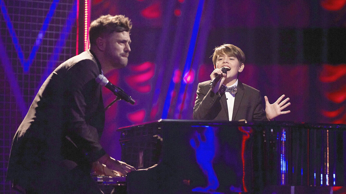 Pablo López y Pol Calvo, juntos en una tierna actuación en la Final de ‘La Voz Kids’ cantando ‘El gato’  