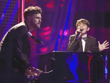 Pablo López y Pol Calvo, juntos en una tierna actuación en la Final de ‘La Voz Kids’ cantando ‘El gato’ Pablo López y Pol Calvo, juntos en una tierna actuación en la Final de ‘La Voz Kids’ cantando ‘El gato’