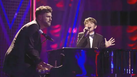 Pablo López y Pol Calvo, juntos en una tierna actuación en la Final de ‘La Voz Kids’ cantando ‘El gato’ Pablo López y Pol Calvo, juntos en una tierna actuación en la Final de ‘La Voz Kids’ cantando ‘El gato’