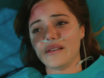 Züleyha despierta del coma y… ¡Descubre que ha perdido a su tercer hijo! Züleyha despierta del coma y… ¡Descubre que ha perdido a su tercer hijo!