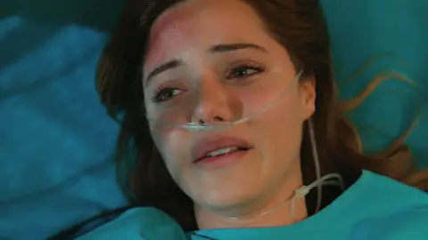 Züleyha despierta del coma y… ¡Descubre que ha perdido a su tercer hijo! Züleyha despierta del coma y… ¡Descubre que ha perdido a su tercer hijo!