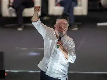 El candidato presidencial y expresidente de Brasil, Luiz Inácio Lula da Silva, durante un mitin en Recife El candidato presidencial y expresidente de Brasil, Luiz Inácio Lula da Silva, durante un mitin en Recife