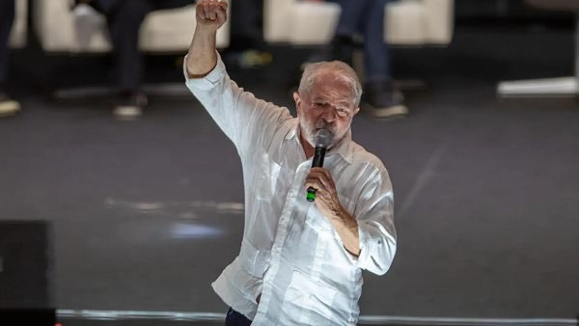El candidato presidencial y expresidente de Brasil,  Luiz Inácio Lula da Silva, durante un mitin en Recife