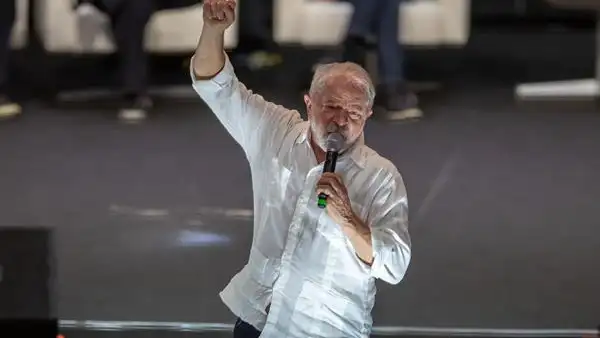El candidato presidencial y expresidente de Brasil, Luiz Inácio Lula da Silva, durante un mitin en Recife El candidato presidencial y expresidente de Brasil, Luiz Inácio Lula da Silva, durante un mitin en Recife