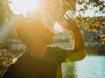 Despedido por pedir una botella de agua