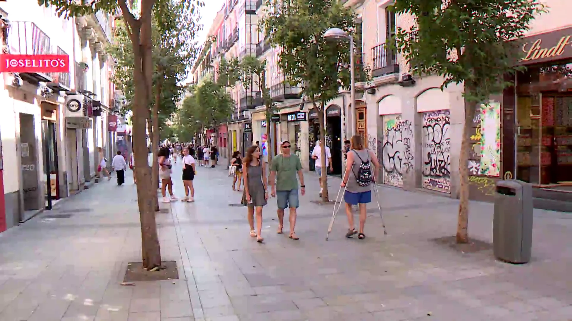 Una calle de Madrid Una calle de Madrid