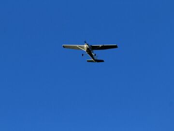 Imagen de archivo de una avioneta en el cielo