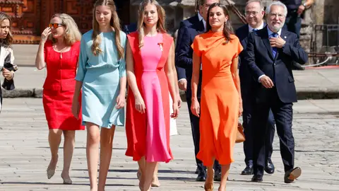 La infanta Sofía, la princesa Leonor y la reina Letizia La infanta Sofía, la princesa Leonor y la reina Letizia