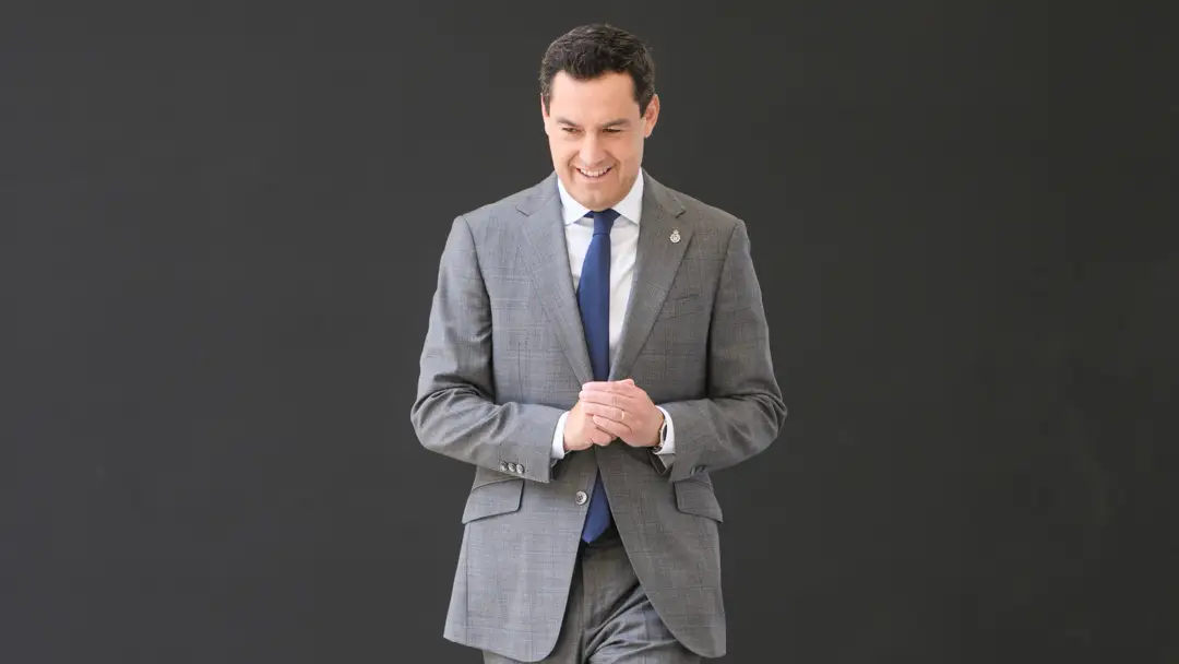 El presidente de la Junta de Andaluc&iacute;a, Juanma Moreno, momentos antes de anunciar el nuevo gobierno