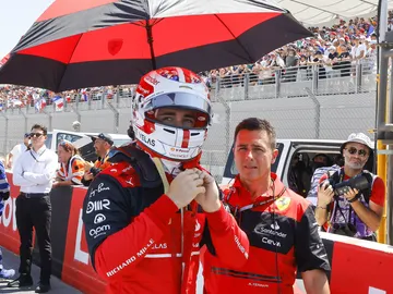 El grito de desesperación de Leclerc por radio tras estrellarse contra el muro en Paul Ricard El grito de desesperación de Leclerc por radio tras estrellarse contra el muro en Paul Ricard