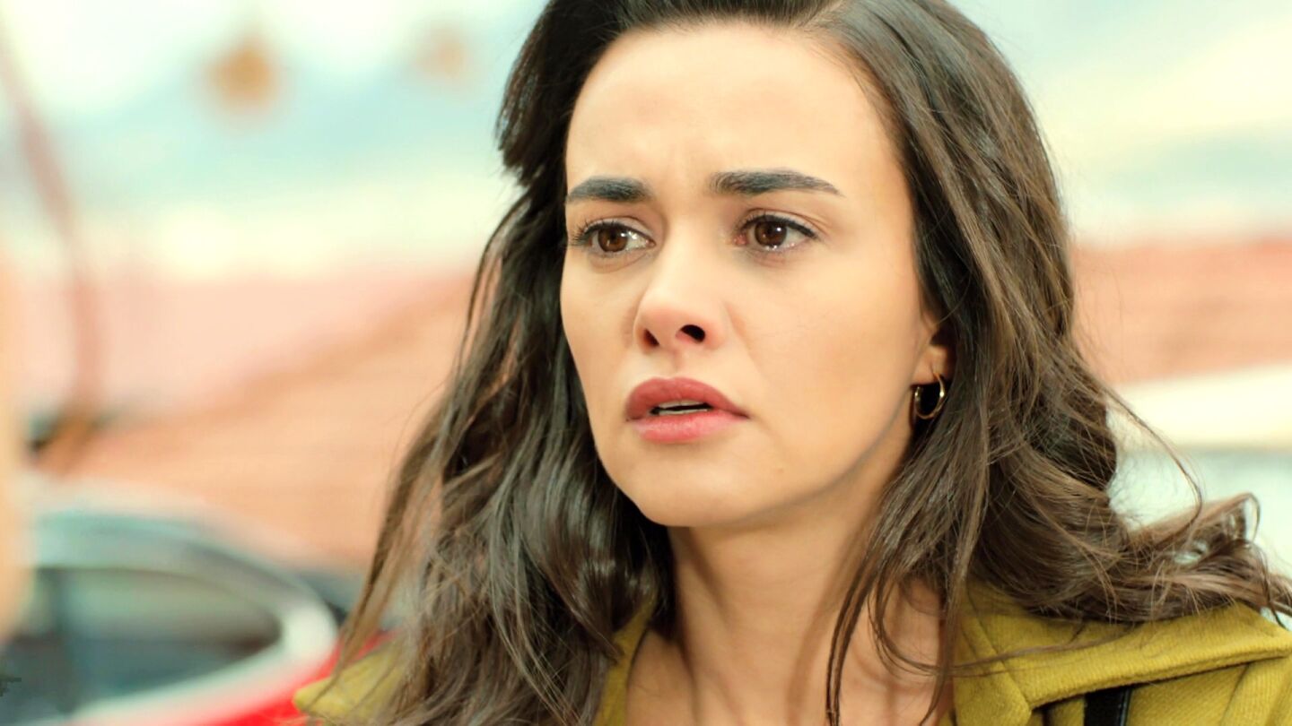 Ümit se marcha de Çukurova ante la negativa de Sevda de ayudarle a conseguir a Demir