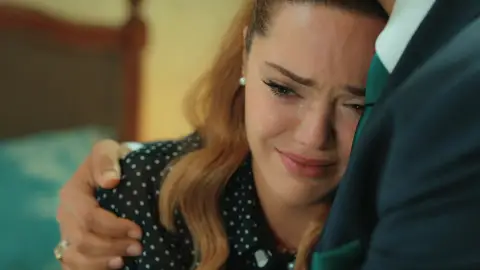 El dolor de Züleyha al pensar en el bebé que han perdido El dolor de Züleyha al pensar en el bebé que han perdido