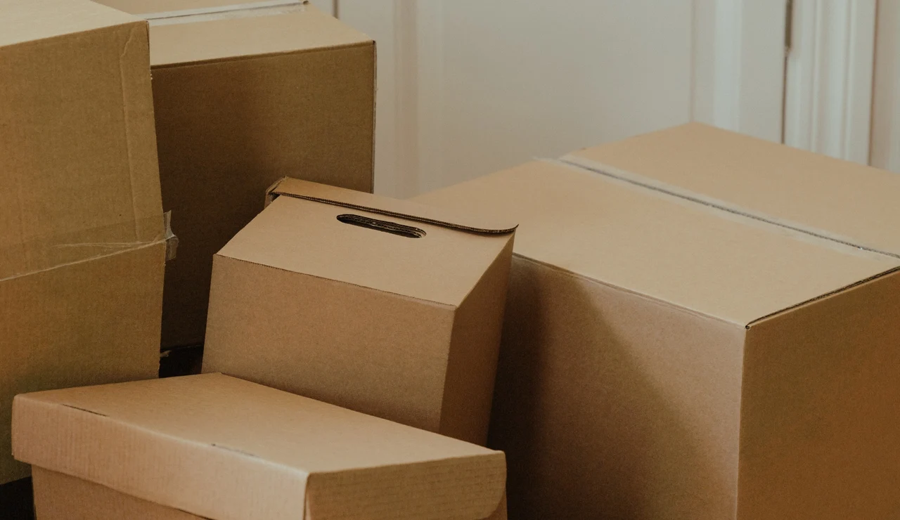 Imagen de achivo de unas cajas de cartón.