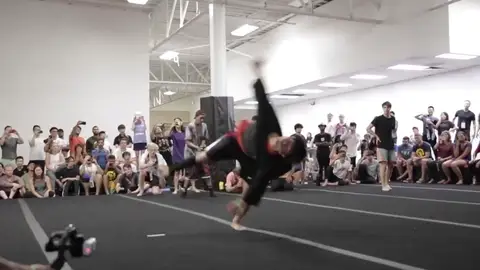 El 'tricking', un mix de artes marciales mezclado con coreografías imposibles El 'tricking', un mix de artes marciales mezclado con coreografías imposibles