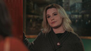 Asya le planta cara a Gönül tras descubrir que fue ella la que intentó arruinar su carrera profesional 