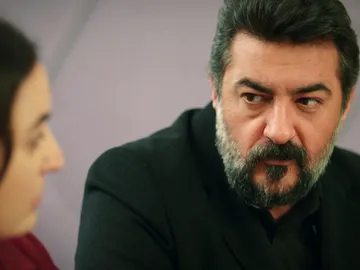Akif pide a Şengül que retire la denuncia contra Berk: "Si tus sobrinos cambian su declaración, les daré mucho dinero" Akif pide a Şengül que retire la denuncia contra Berk: "Si tus sobrinos cambian su declaración, les daré mucho dinero"