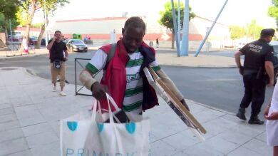 Miedo en Parla, después de que el okupa amigo de 'El Bola' haya intentado volver al local con un cubo de gasolina