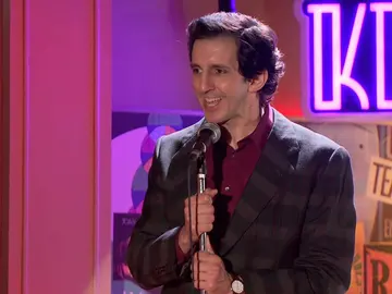 Del humor a la humillación: el inesperado monólogo de Emilio en el King’s...¡va con dedicatoria! Del humor a la humillación: el inesperado monólogo de Emilio en el King’s...¡va con dedicatoria!