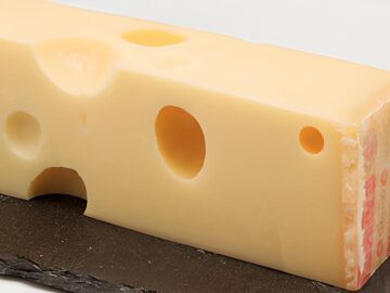 Imagen de un queso Jarlsberg