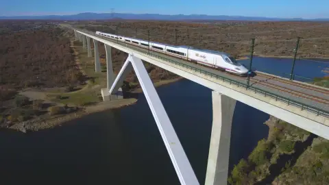 A3 Noticias 1 (08-08-22) Restablecida la circulación de AVE entre Madrid y Barcelona tras varias horas sin actividad por el robo de material ferroviario A3 Noticias 1 (08-08-22) Restablecida la circulación de AVE entre Madrid y Barcelona tras varias horas sin actividad por el robo de material ferroviario