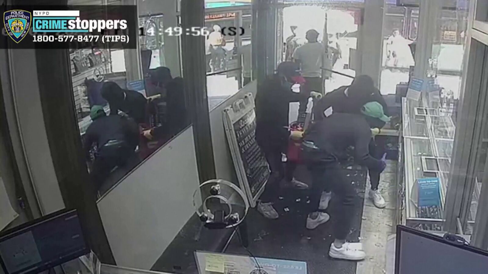 El sorprendente vídeo del robo de 2 millones de dólares en joyas en menos de un minuto